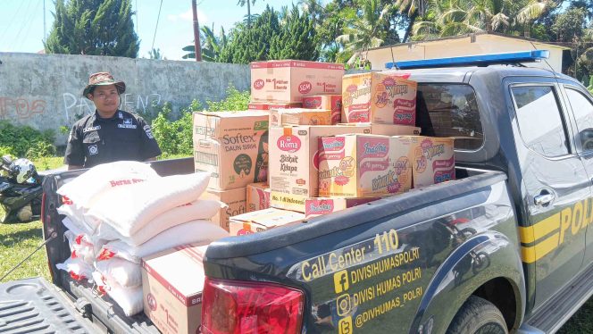 
					Bantuan Logistik Polda Riau Tiba di Sumbar, Disalurkan ke Posko Bencana