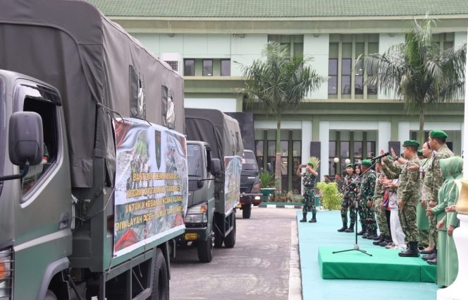 
					Kodam XIX/Tuanku Tambusai Salurkan Bantuan Kemanusiaan untuk Korban Banjir dan Longsor
