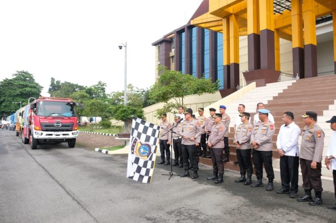
					Polda Riau Kirimkan 30 Truk Tangki Air Bersih untuk Korban Banjir Sumatera