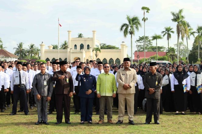 
					Lantik 3.054 Honorer Jadi ASN PPPK Paruh Waktu, Bupati Siak Tekankan Disiplin Jadi Prioritas