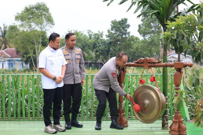
					Wujudkan Kemandirian Ekonomi dan Ketahanan Pangan, Kapolda Riau Luncurkan Program Tabung Harmoni Hijau