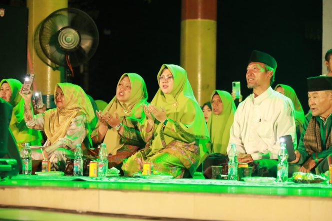 
					Peringatan Satu Abad NU, 20 Ribu Kader dan Santri se-Riau Bershalawat di Siak