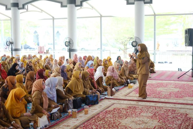 
					Bupati Siak Afni Z Minta Kepsek Kawal Program Makan Bergizi Gratis